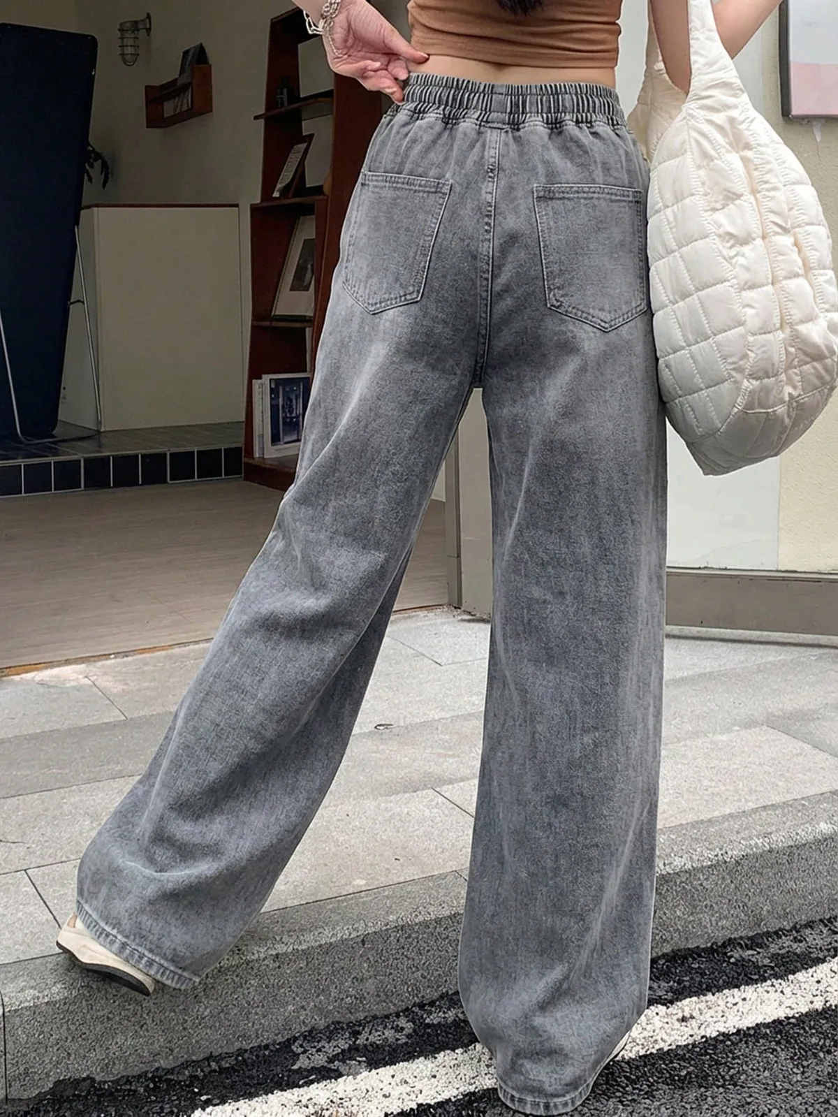色落ちグレーがクールなゆるワイドスウェットパンツ