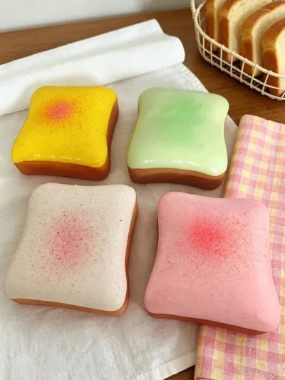 食パン型スクイーズ もちもち低反発ストレス解消おもちゃ