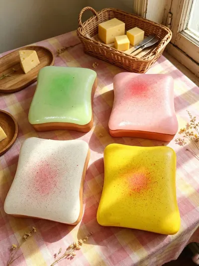 食パン型スクイーズ もちもち低反発ストレス解消おもちゃ
